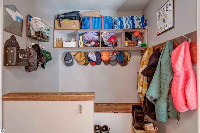 6107 Jeffrey Place, Grawn, MI 49637