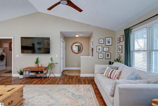 6107 Jeffrey Place, Grawn, MI 49637