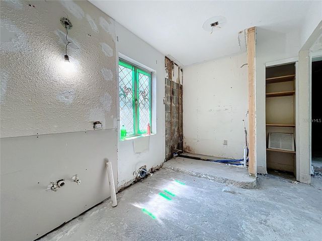 2703 S SHINE AVENUE, Orlando, FL 32806