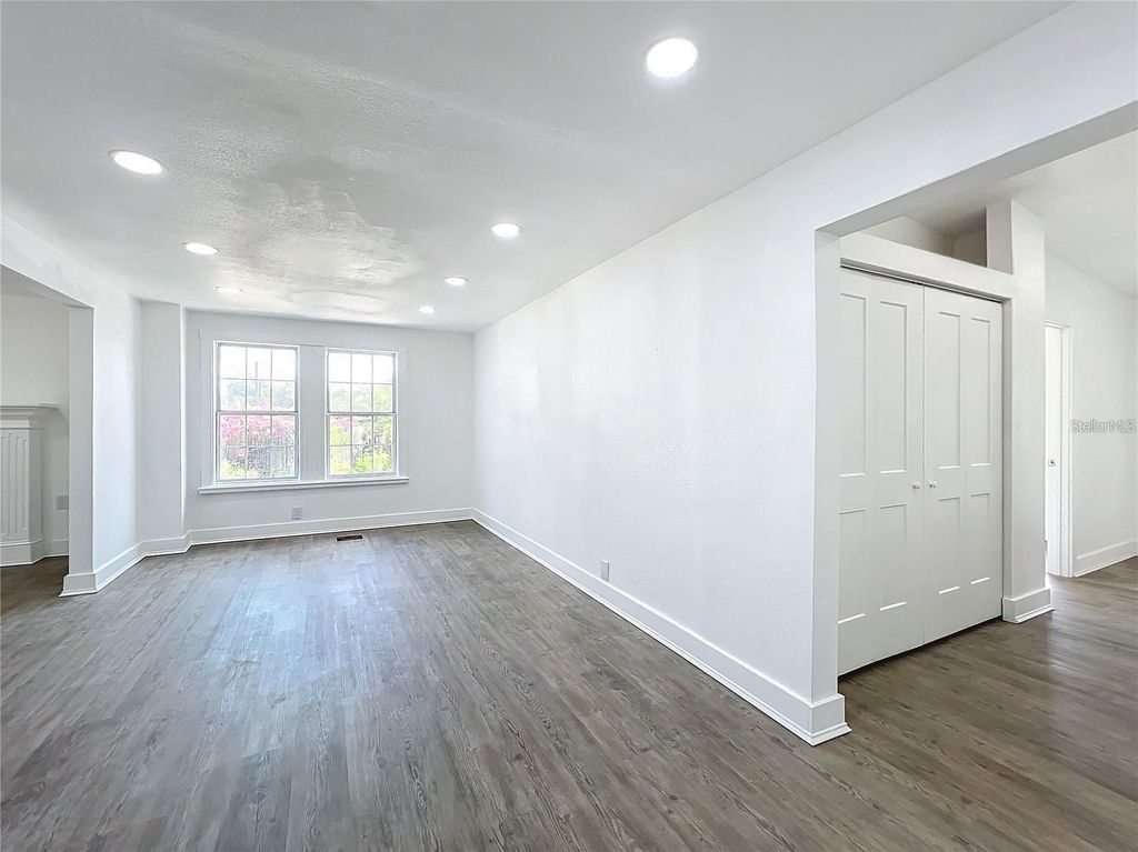 Image 17 of property listing at 2703 S SHINE AVENUE, Orlando, FL 32806