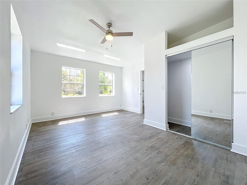 Image 20 of property listing at 2703 S SHINE AVENUE, Orlando, FL 32806