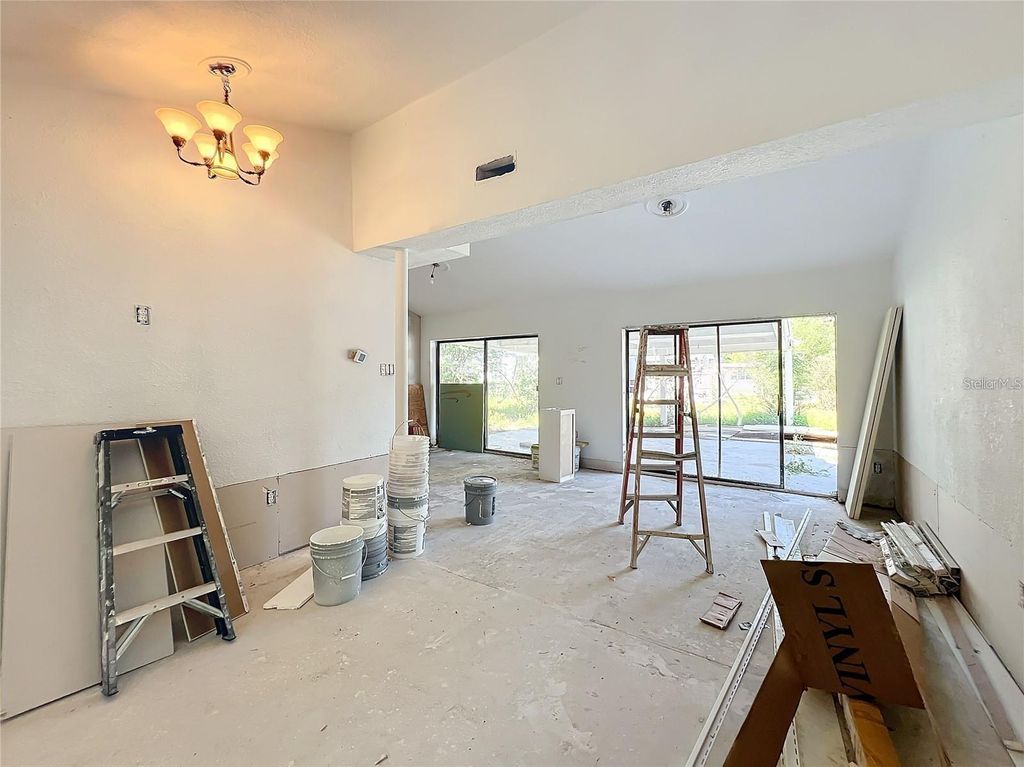 Image 33 of property listing at 2703 S SHINE AVENUE, Orlando, FL 32806