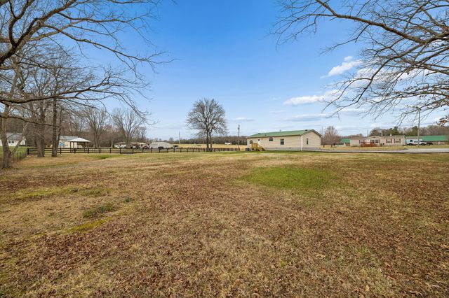 181 Duke Rd, Dickson, TN 37055