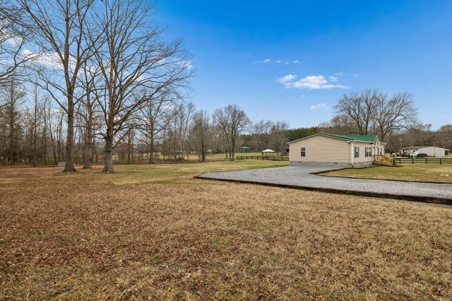 181 Duke Rd, Dickson, TN 37055