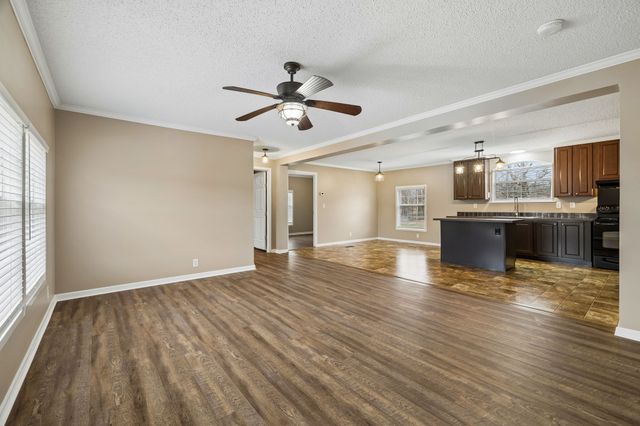 181 Duke Rd, Dickson, TN 37055