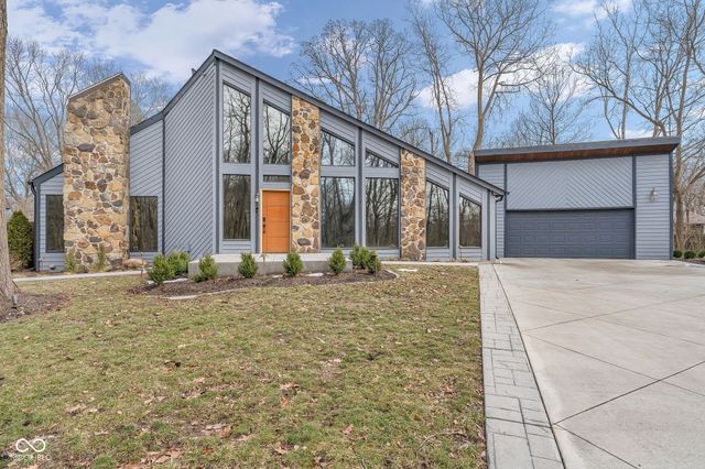 785 Pineview Drive, Zionsville, IN 46077