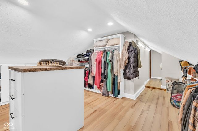 785 Pineview Drive, Zionsville, IN 46077