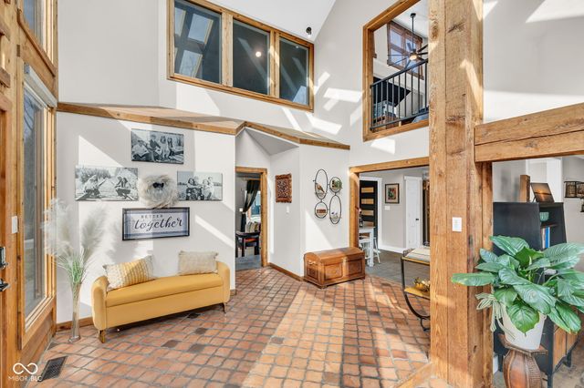 785 Pineview Drive, Zionsville, IN 46077