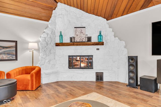 785 Pineview Drive, Zionsville, IN 46077