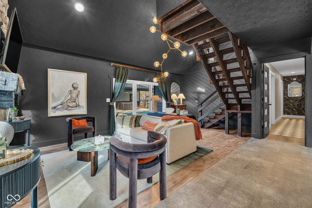 785 Pineview Drive, Zionsville, IN 46077