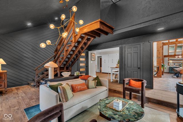 785 Pineview Drive, Zionsville, IN 46077