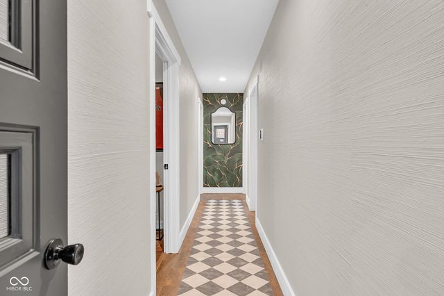 785 Pineview Drive, Zionsville, IN 46077