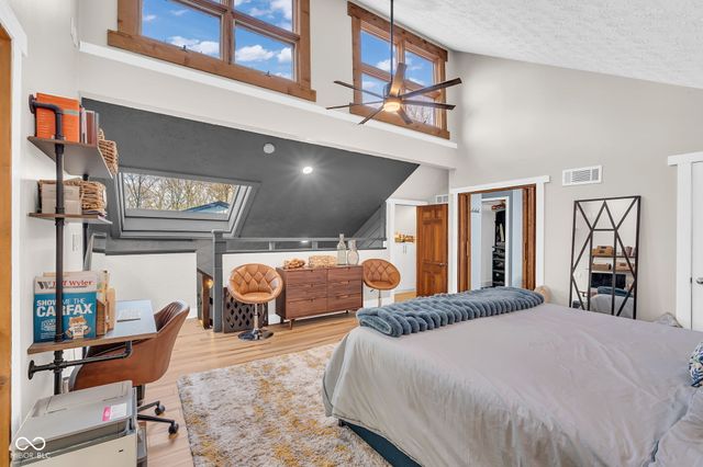 785 Pineview Drive, Zionsville, IN 46077