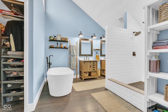 785 Pineview Drive, Zionsville, IN 46077