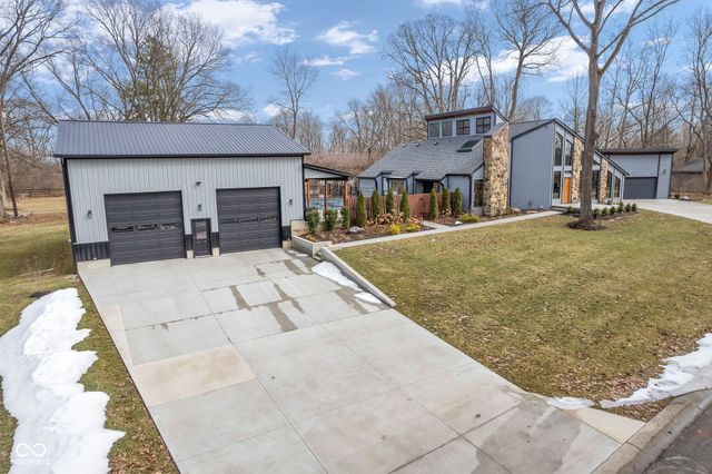 785 Pineview Drive, Zionsville, IN 46077