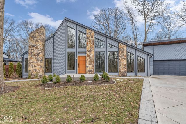 785 Pineview Drive, Zionsville, IN 46077