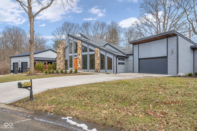 785 Pineview Drive, Zionsville, IN 46077