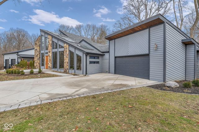 785 Pineview Drive, Zionsville, IN 46077