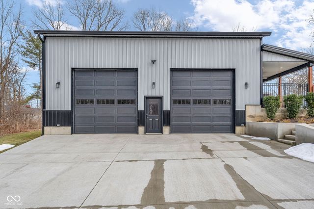 785 Pineview Drive, Zionsville, IN 46077