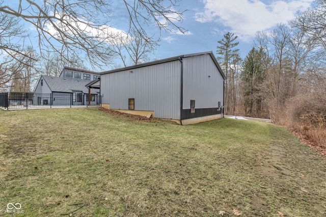 785 Pineview Drive, Zionsville, IN 46077