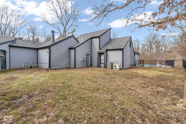 785 Pineview Drive, Zionsville, IN 46077