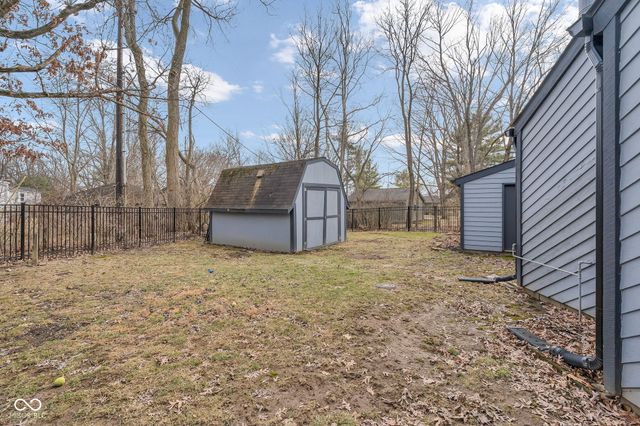 785 Pineview Drive, Zionsville, IN 46077