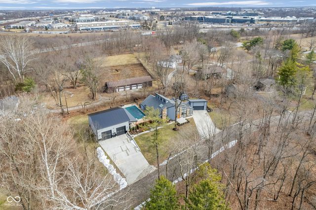 785 Pineview Drive, Zionsville, IN 46077