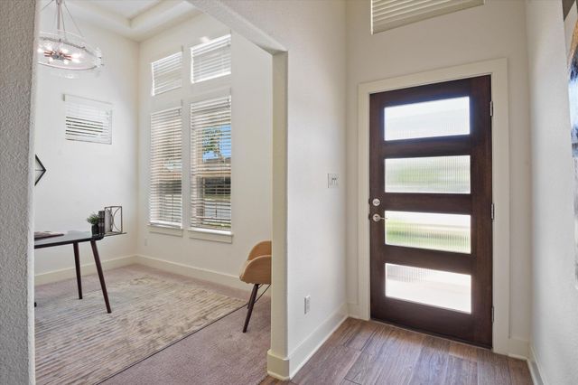 924 Centerra Hills CIR, Round Rock, TX 78665