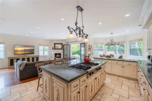 880 11th, Manhattan Beach, CA 90266