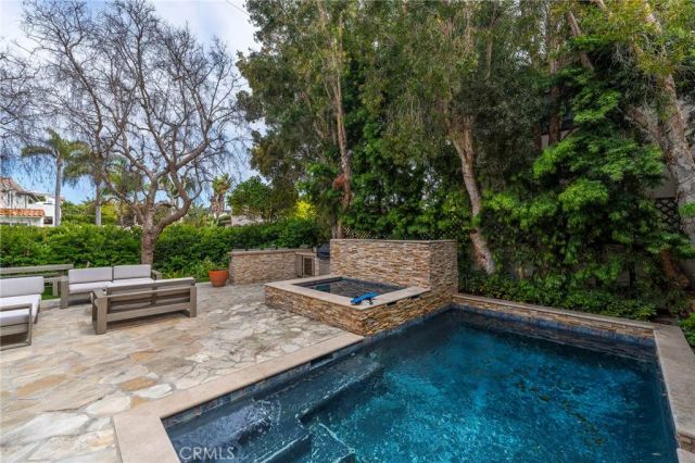 880 11th, Manhattan Beach, CA 90266