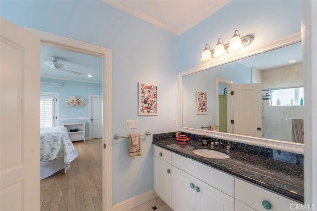 880 11th, Manhattan Beach, CA 90266