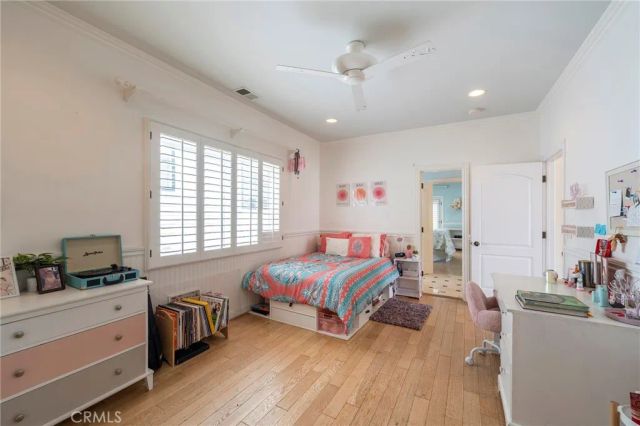 880 11th, Manhattan Beach, CA 90266