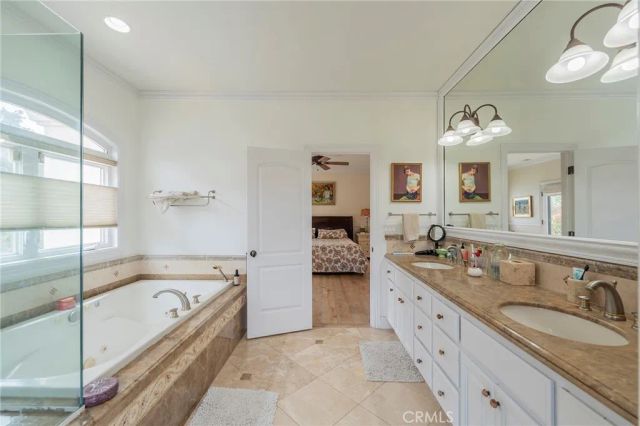 880 11th, Manhattan Beach, CA 90266