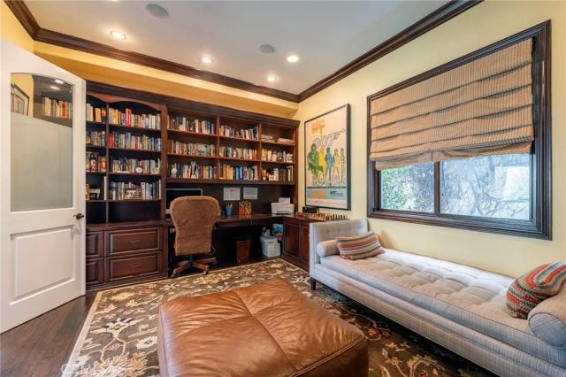 880 11th, Manhattan Beach, CA 90266