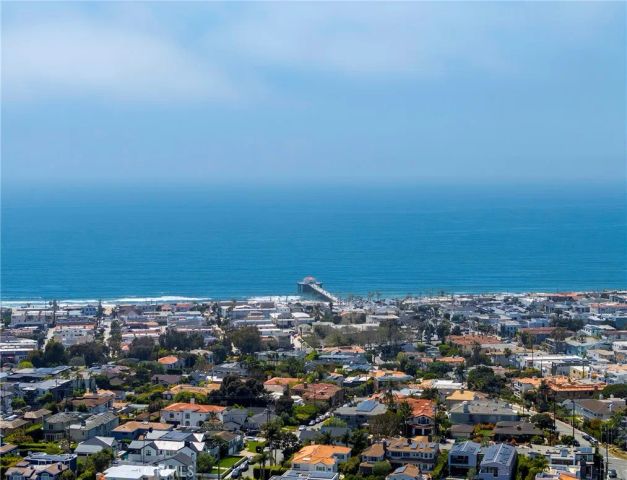 880 11th, Manhattan Beach, CA 90266