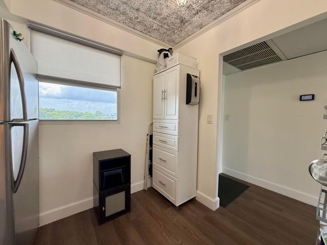 102 Royal Pk Drive 4C, Oakland Park, FL 33309