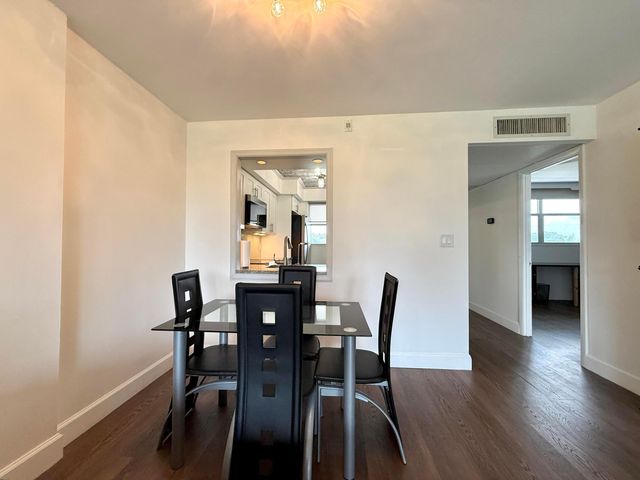 102 Royal Pk Drive 4C, Oakland Park, FL 33309