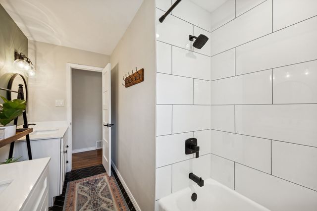 9646 Livenshire Drive, Dallas, TX 75238