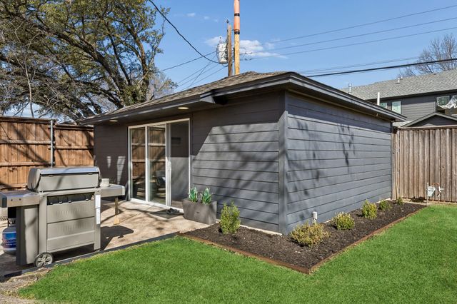 9646 Livenshire Drive, Dallas, TX 75238