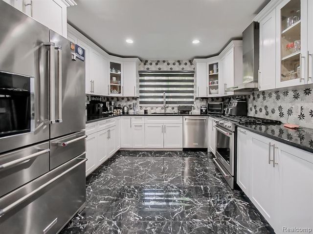 2196 Niagara drive Drive, Troy, MI 48083