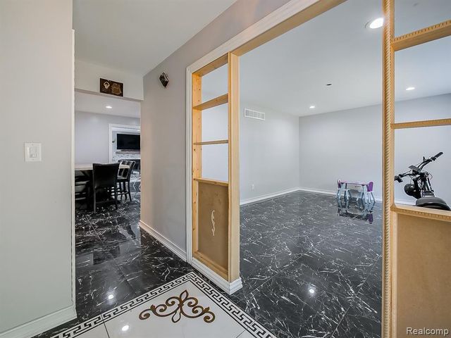 2196 Niagara drive Drive, Troy, MI 48083