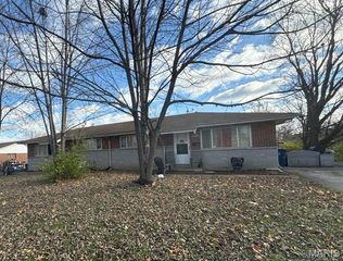 1116-1118 Chargene Street, St Charles, MO 63301