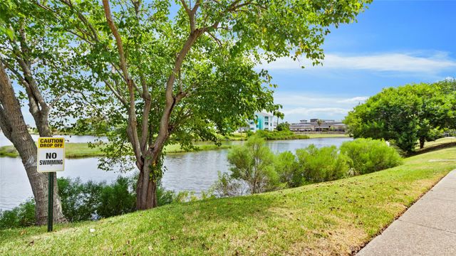 3220 69th Street D6, Galveston, TX 77551