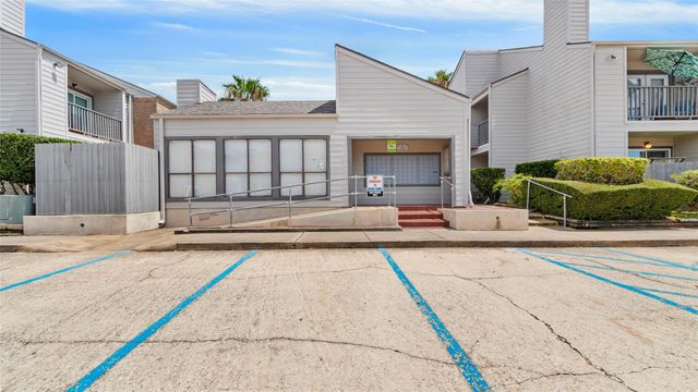 3220 69th Street D6, Galveston, TX 77551