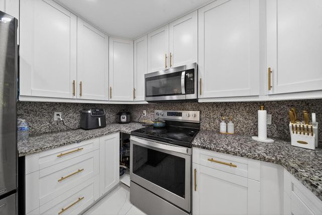 849 Camellia Drive, Royal Palm Beach, FL 33411