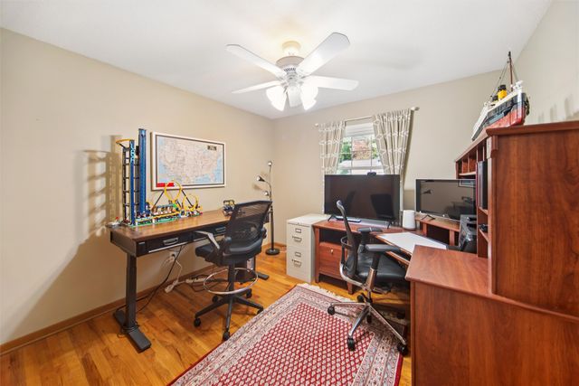 2077 NW 80th Court, Clive, IA 50325