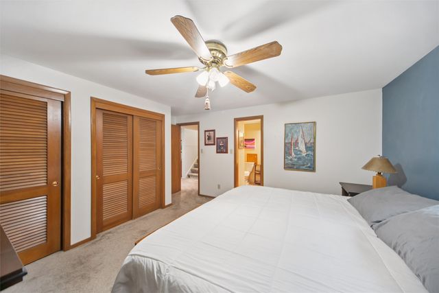 2077 NW 80th Court, Clive, IA 50325