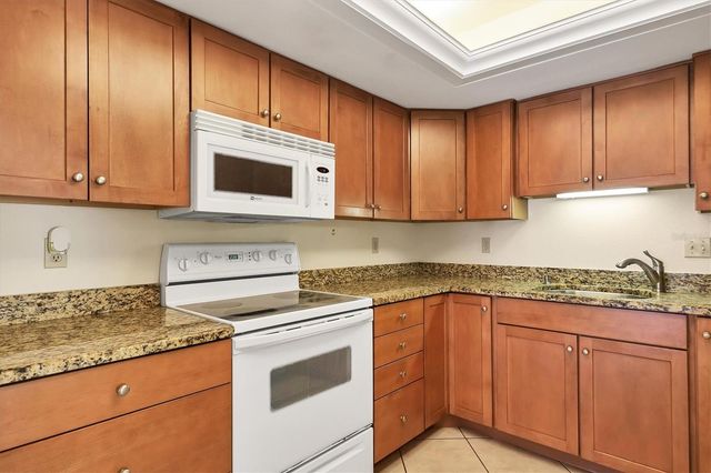 3629 LONGMEADOW 38, Sarasota, FL 34235