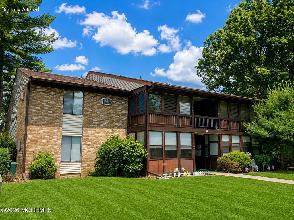 115 Amberly Drive H, Manalapan, NJ 07726