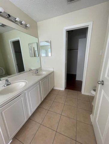 13064 Peppergate Lane, Houston, TX 77044